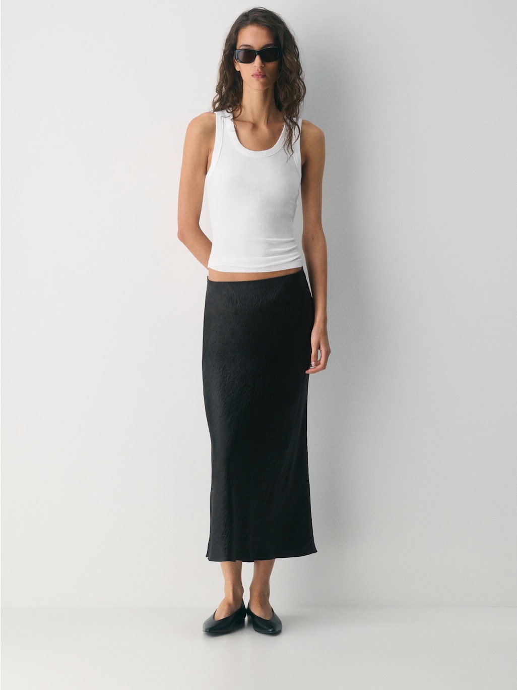 Aritzia Babaton Black Midi Skirt